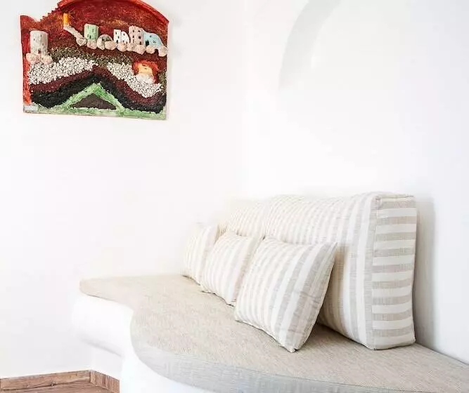 בית מלון כפרי Villa Iliovasilema Santorini