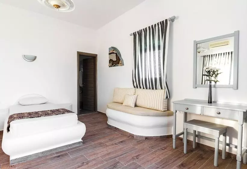 בית מלון כפרי Villa Iliovasilema Santorini