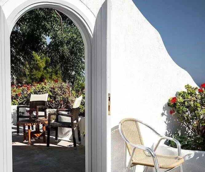 בית מלון כפרי Villa Iliovasilema Santorini