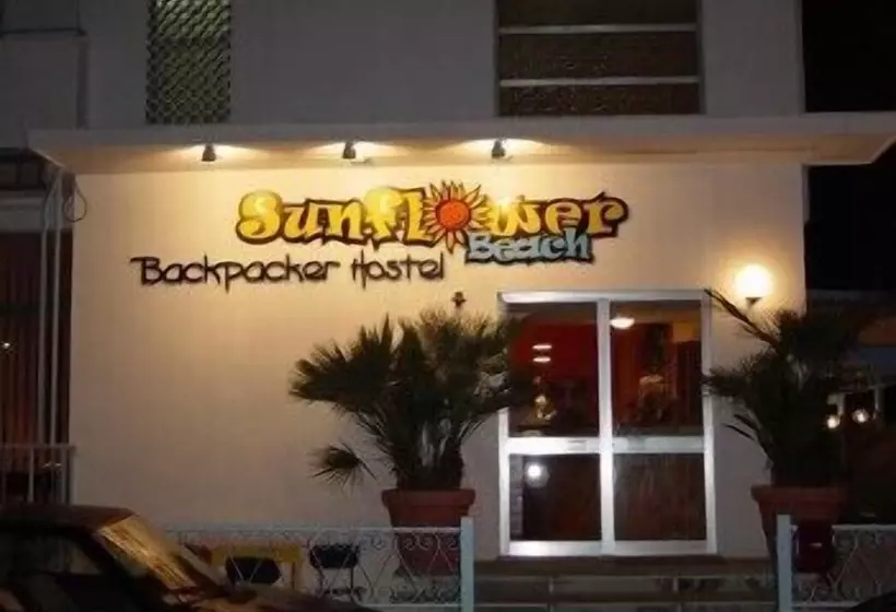 Sunflower Beach Backpacker Hostel & Bar