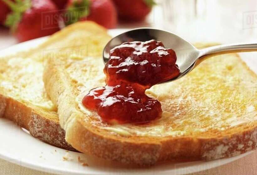 Sunflower Beach Backpacker Hostel & Bar