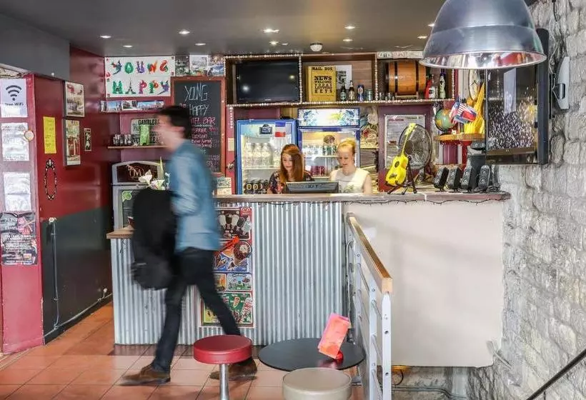 Young And Happy Latin Quarter By Hiphophostels