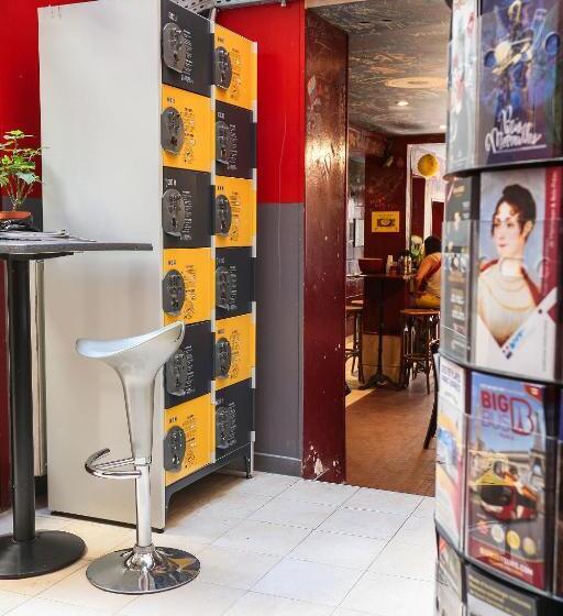 Young And Happy Latin Quarter By Hiphophostels