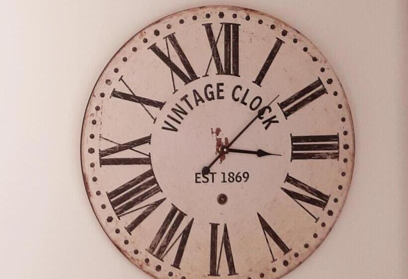 مبيت وإفطار Allegria Nimes Chambre Deluxe Spa