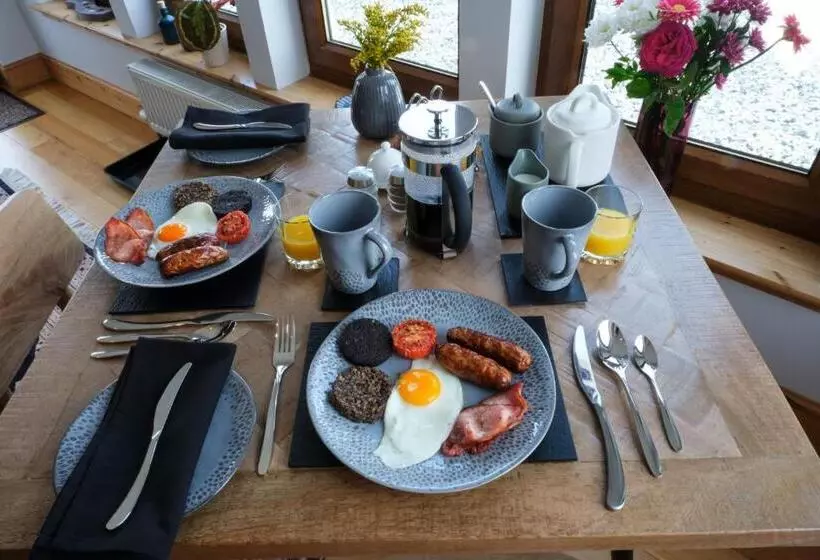 Hazelbank Bed And Breakfast