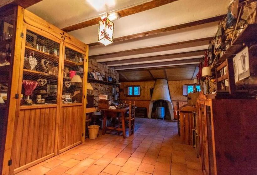 צימר Royo Guarde, Junto Al Río Mundo