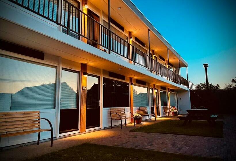 فندق على الطريق Flamingo Studio S