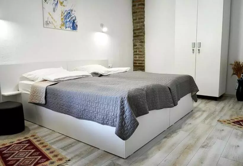 پانسیون Casa Felice