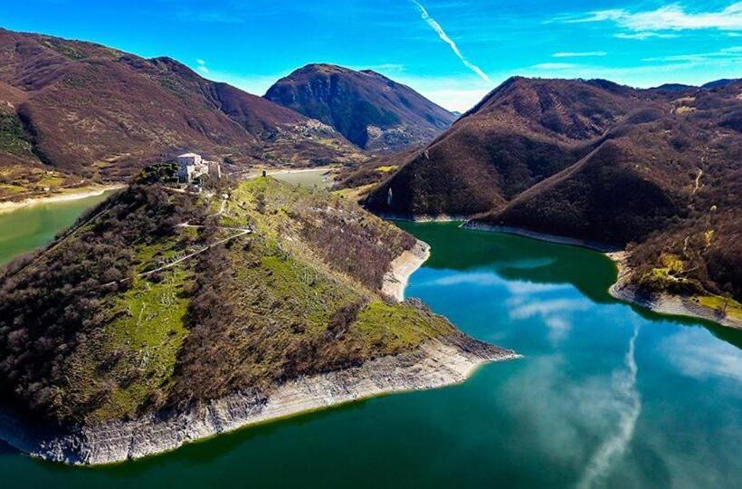 ペンション Stanza Con Terrazzo Vista Lago   Lakeholiday It