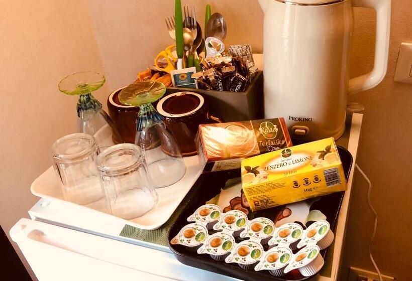 ペンション Stanza Con Terrazzo Vista Lago   Lakeholiday It