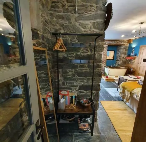 پانسیون The Gallery At Bull Cottages