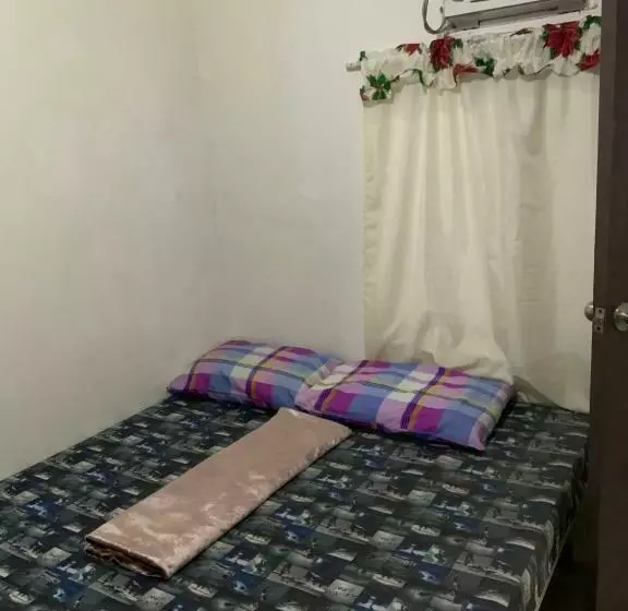 ユースホステル La Riesa Dorm
