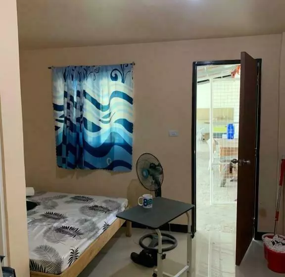 ユースホステル La Riesa Dorm