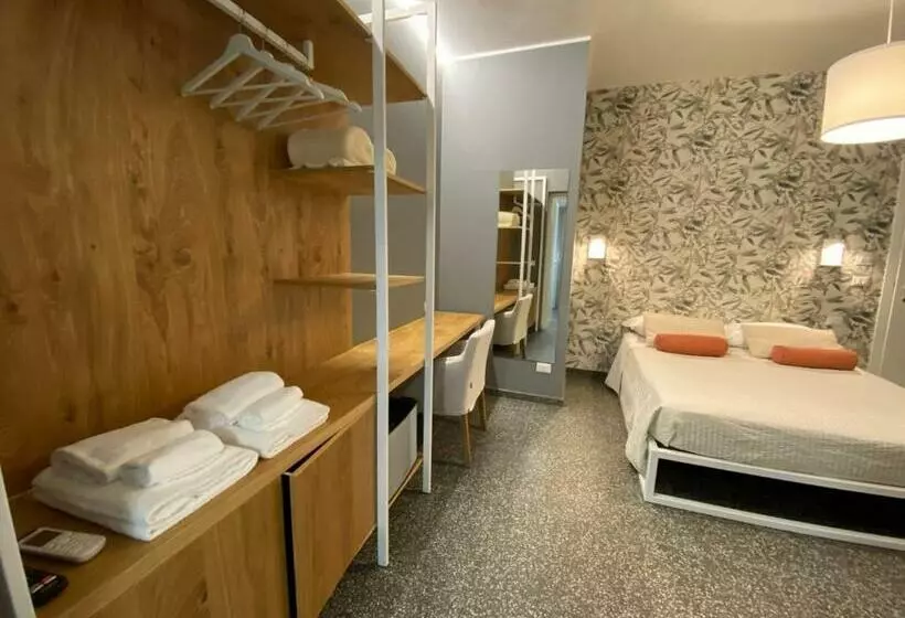 تختخواب و صبحانه La Taverna Antica Rooms