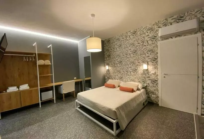 تختخواب و صبحانه La Taverna Antica Rooms