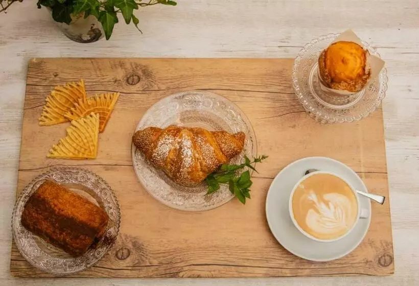 تختخواب و صبحانه La Taverna Antica Rooms