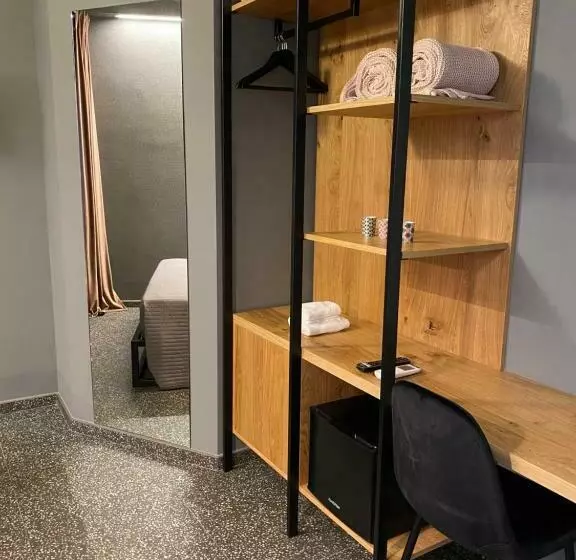 تختخواب و صبحانه La Taverna Antica Rooms