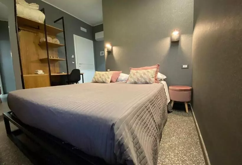 تختخواب و صبحانه La Taverna Antica Rooms