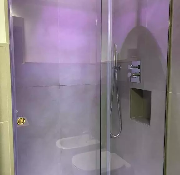 تختخواب و صبحانه La Taverna Antica Rooms