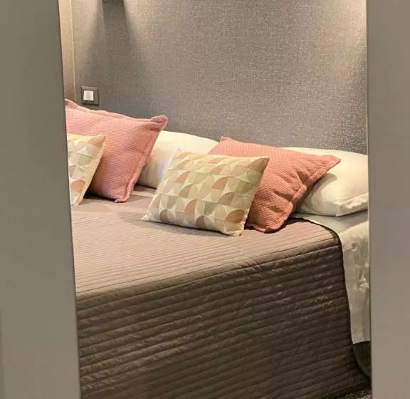 تختخواب و صبحانه La Taverna Antica Rooms