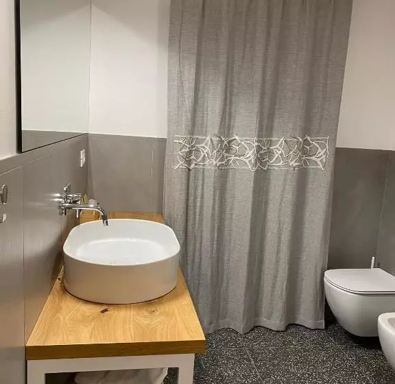 تختخواب و صبحانه La Taverna Antica Rooms