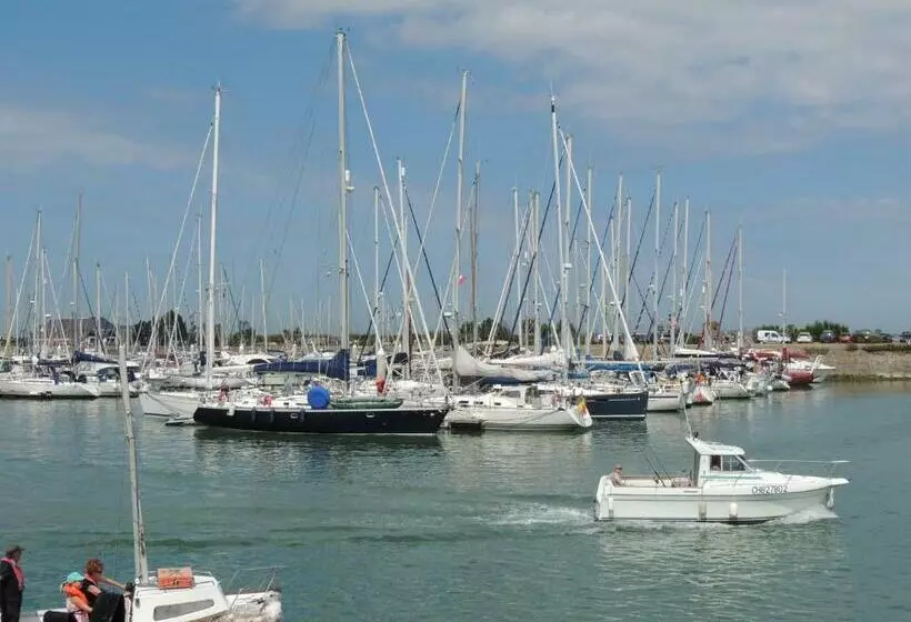 Aamiaismajoitus (B&B) Le Chalet Suiss   Chambre Santorin