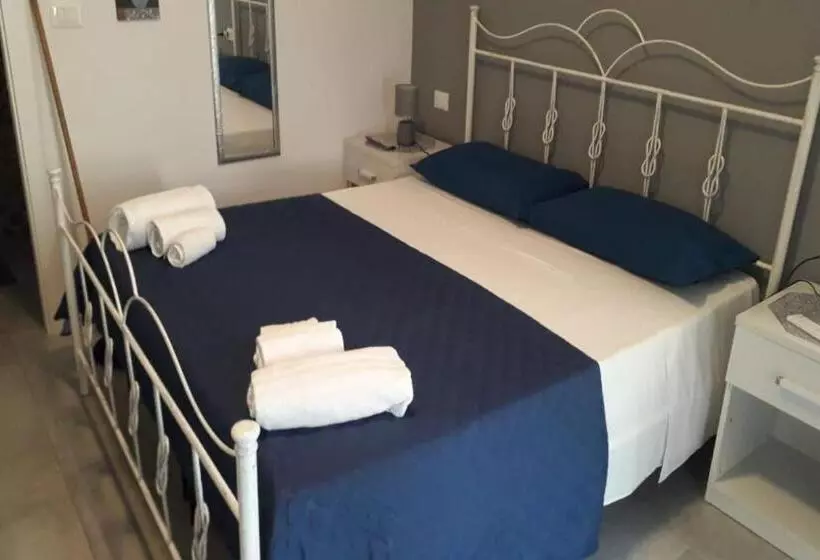تختخواب و صبحانه The Simo S House Camere A Marzamemi