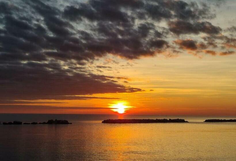 Пансион Home Alba Guest House