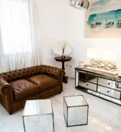 پانسیون Home Alba Guest House