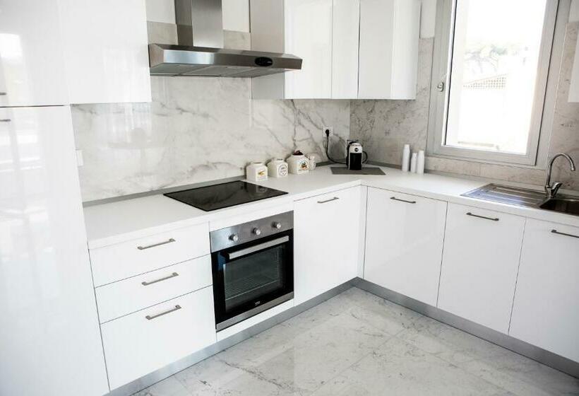 Пансион Home Alba Guest House