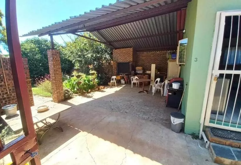 Majatalo Sugarbush & Burgundy