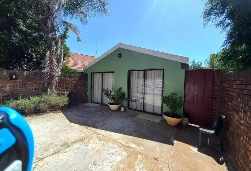 Majatalo Sugarbush & Burgundy