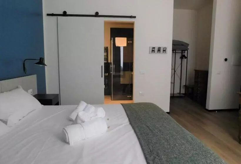 Piumaviola Beds & Apartments