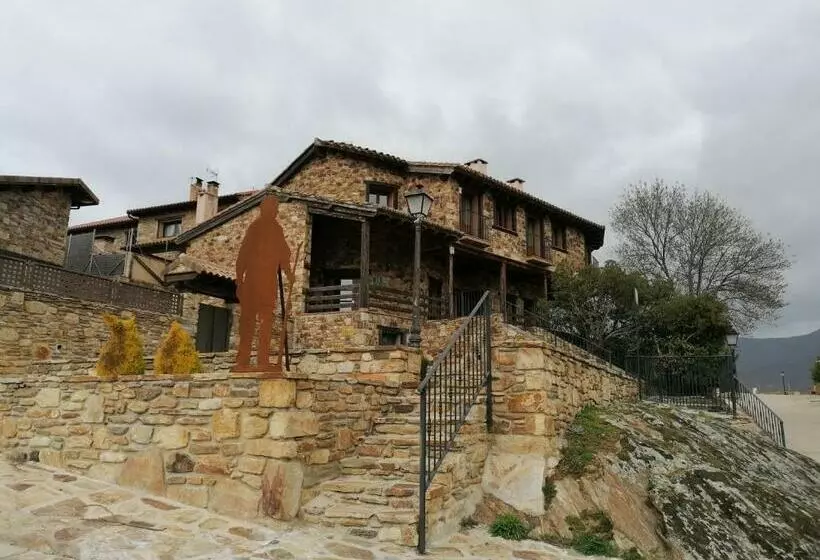 Retkeilymaja La Posada De Horcajuelo