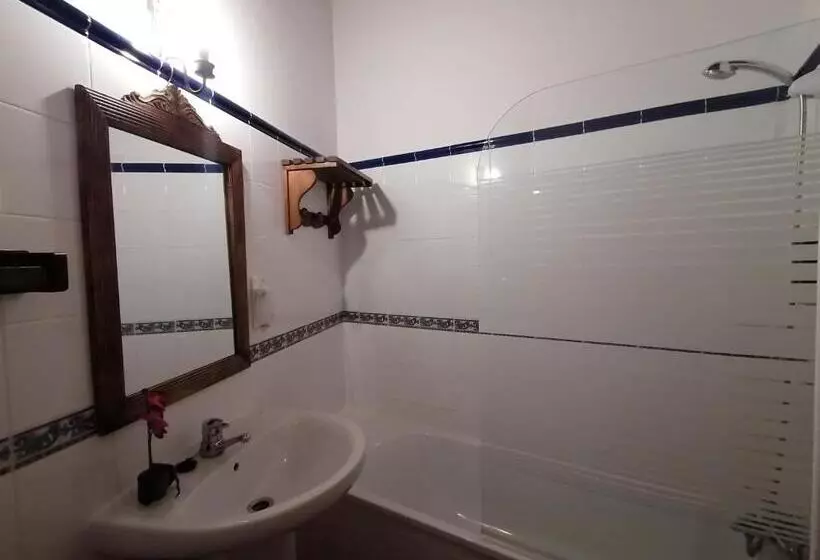 Retkeilymaja La Posada De Horcajuelo