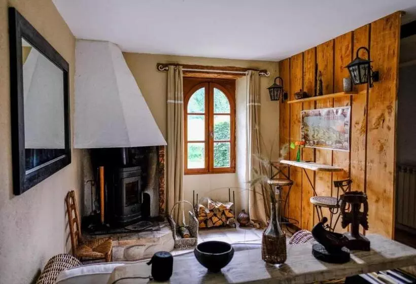 Aamiaismajoitus (B&B) Bains De Secours, Chambres D Hotes