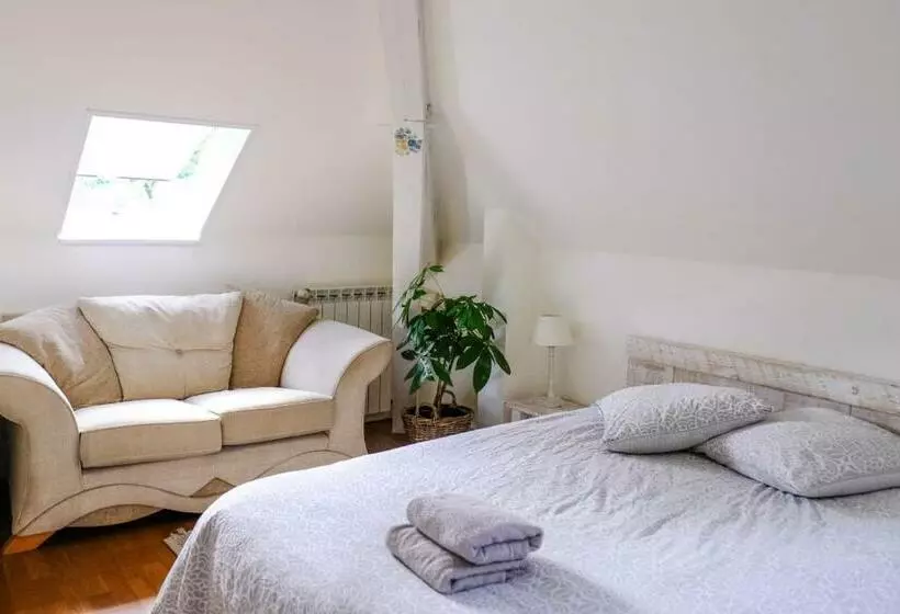 Aamiaismajoitus (B&B) Bains De Secours, Chambres D Hotes