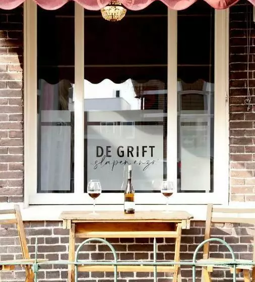 ベッドアンドブレックファースト De Grift