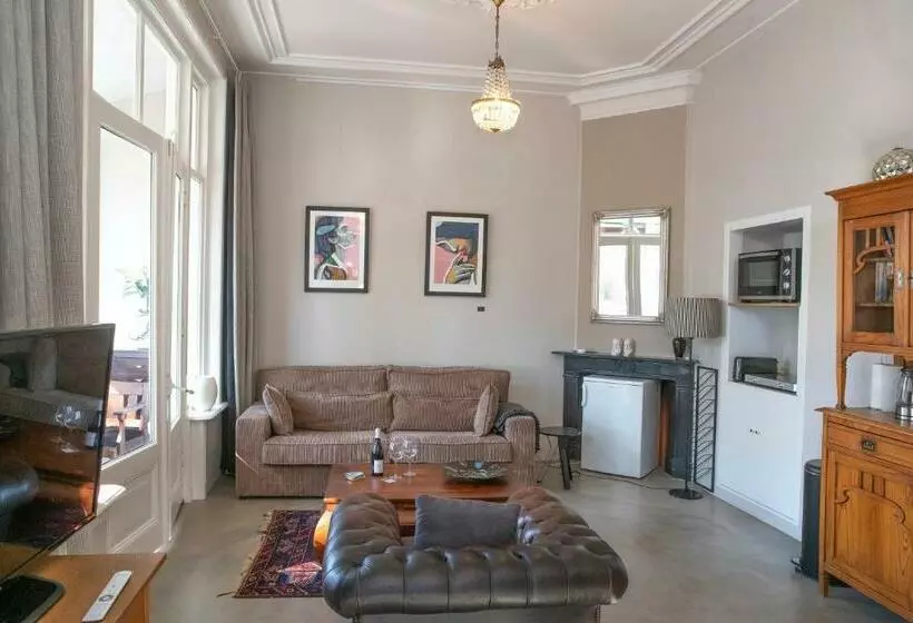 ベッドアンドブレックファースト De Grift