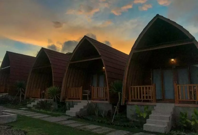 تختخواب و صبحانه Griya Tambek Villa