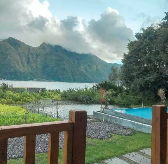 تختخواب و صبحانه Griya Tambek Villa