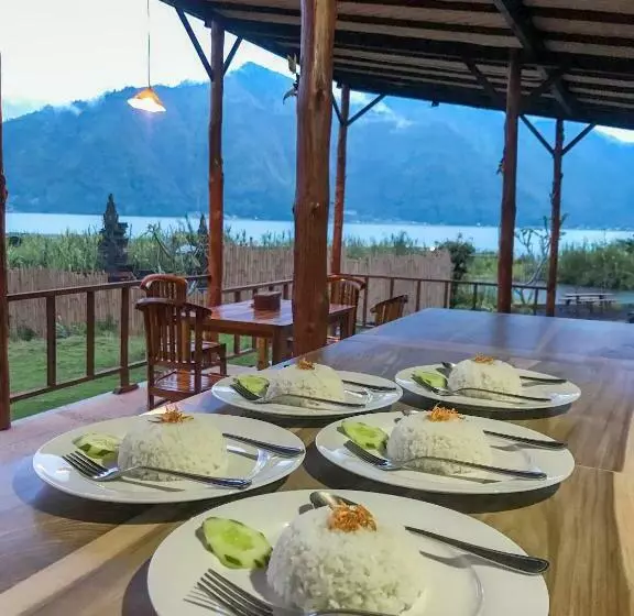 تختخواب و صبحانه Griya Tambek Villa