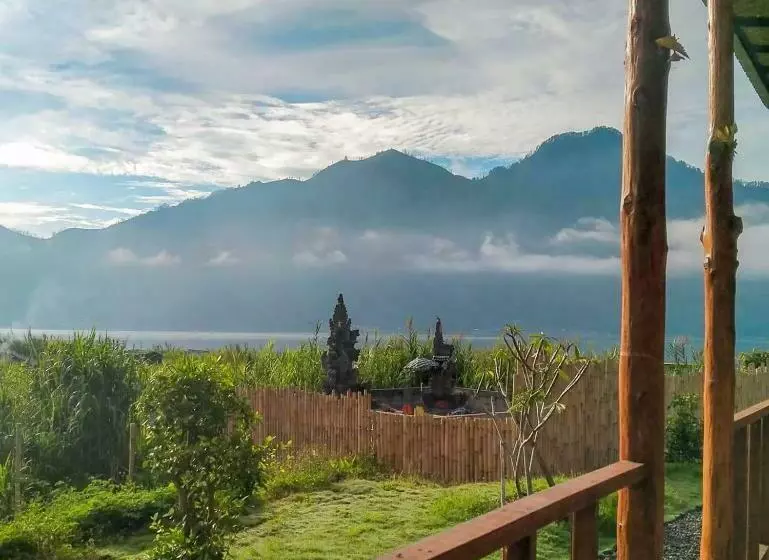 تختخواب و صبحانه Griya Tambek Villa
