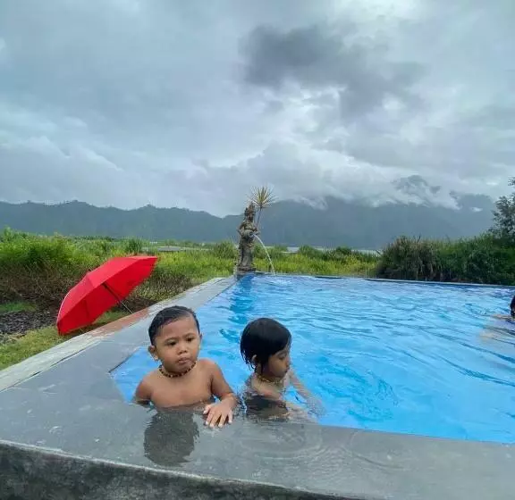 تختخواب و صبحانه Griya Tambek Villa