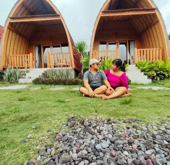 تختخواب و صبحانه Griya Tambek Villa
