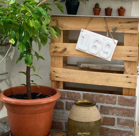 تختخواب و صبحانه Piccola Suite