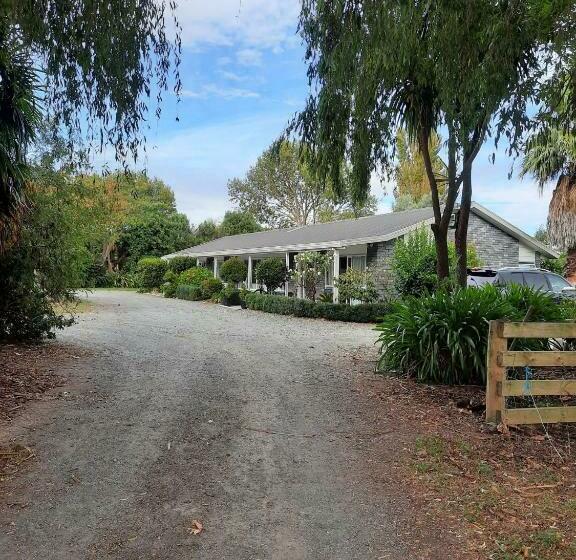 Tui Glade Bed And Breakfast