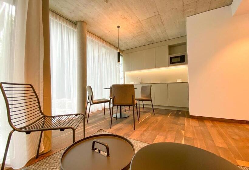 Blackhome Innsbruck City South I Contactless Check In