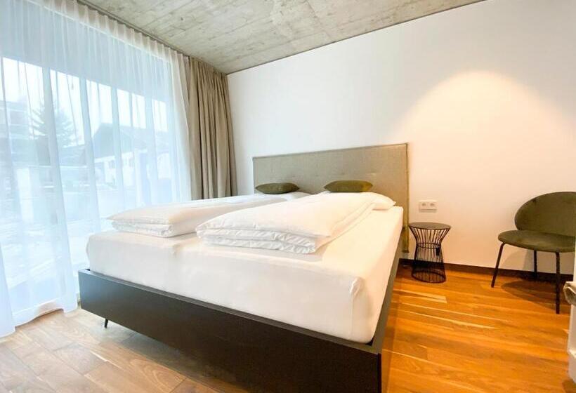 Blackhome Innsbruck City South I Contactless Check In