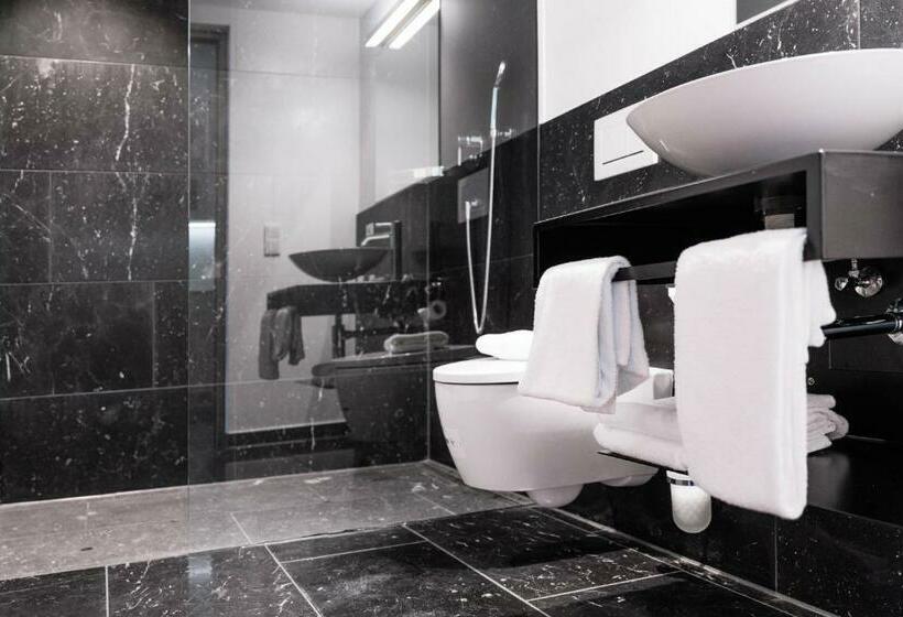 Blackhome Innsbruck City South I Contactless Check In